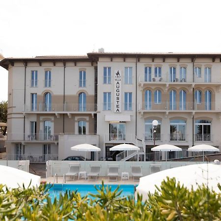 Hotel Villa Augustea Rimini Bagian luar foto