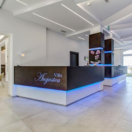 Hotel Villa Augustea Rimini Bagian luar foto