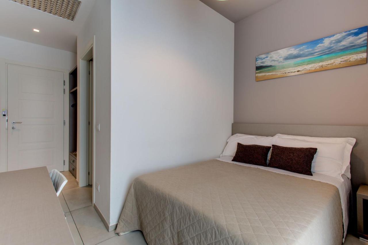Hotel Villa Augustea Rimini Bagian luar foto