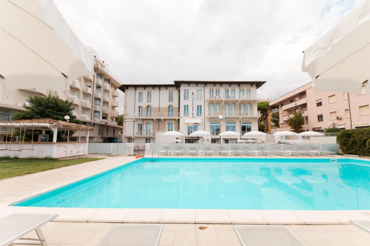 Hotel Villa Augustea Rimini Bagian luar foto