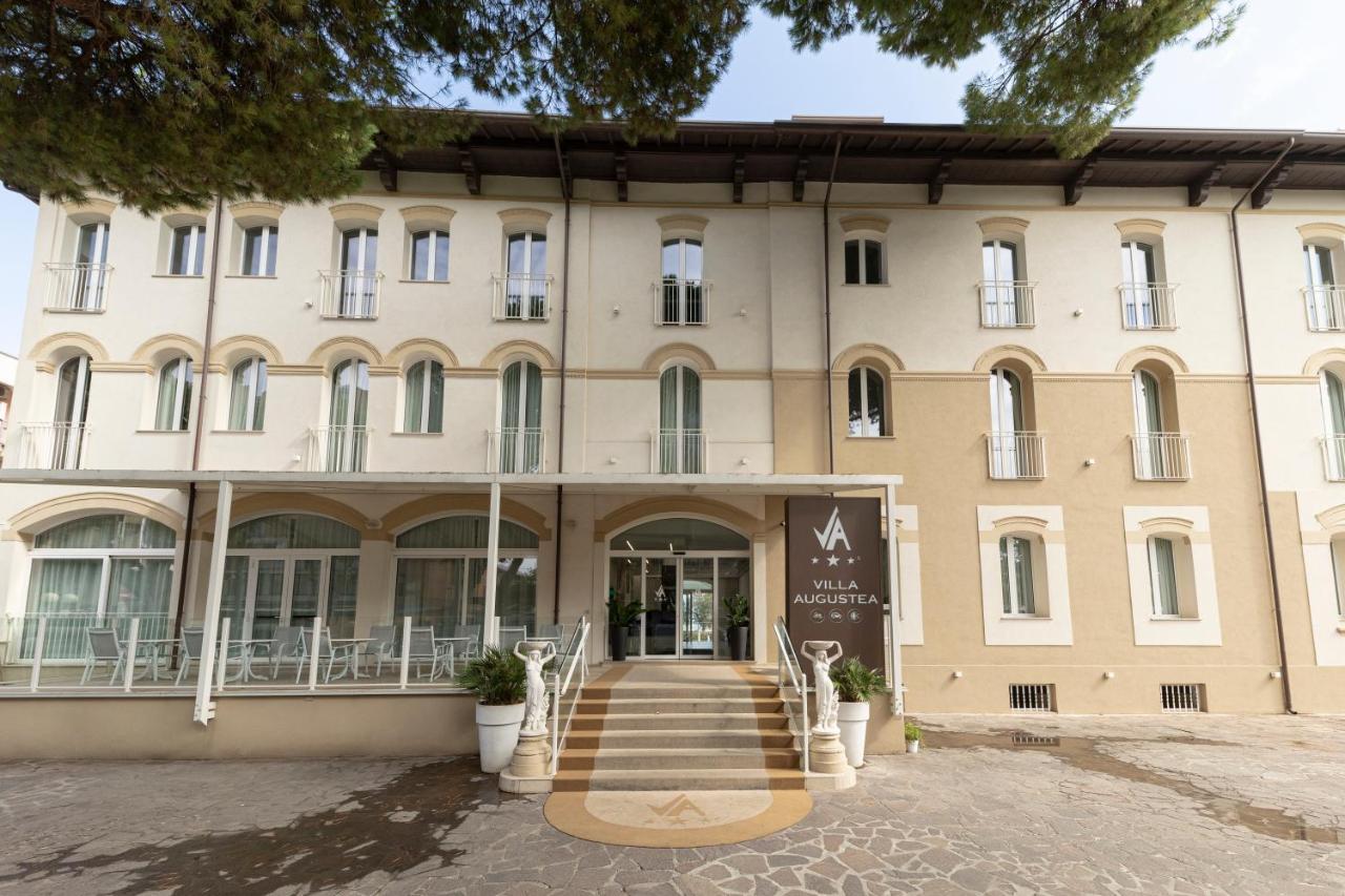 Hotel Villa Augustea Rimini Bagian luar foto