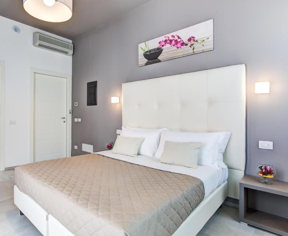 Hotel Villa Augustea Rimini Bagian luar foto
