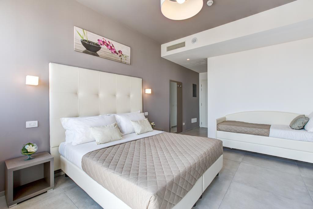 Hotel Villa Augustea Rimini Bagian luar foto